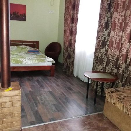 Студия На Черeмушках Appartamento Odessa Esterno foto